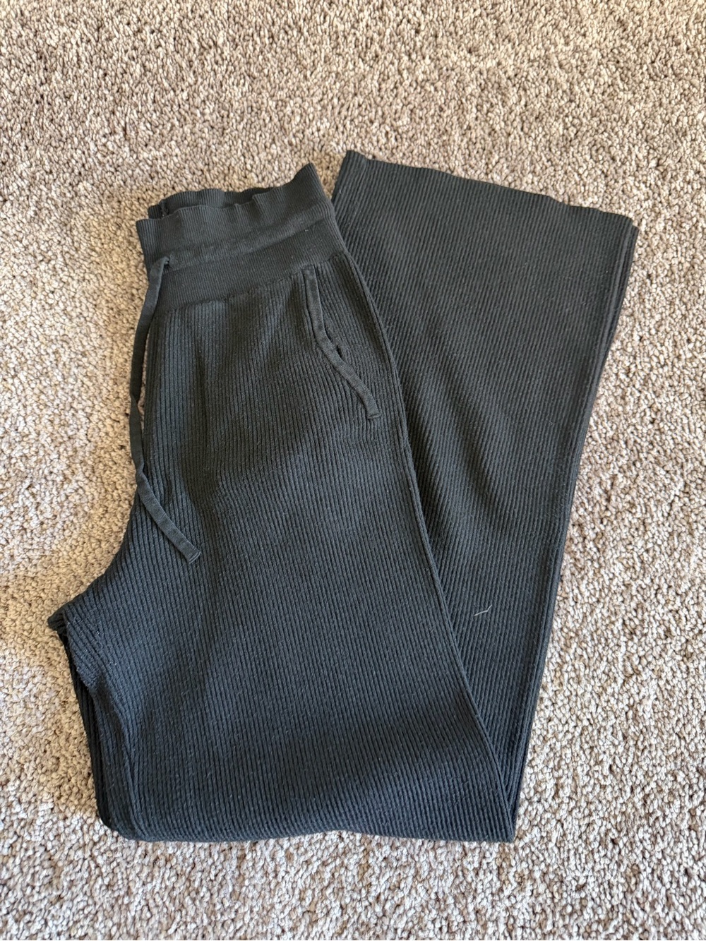 Uniqlo Black Ribbed Straight-Leg Pants